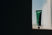 Load image into Gallery viewer, Malezia Cleansing Balm ‘Pilot’